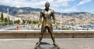 Monumento de Cristiano Ronaldo em Portugal