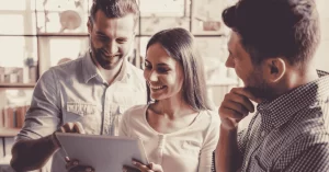 Comparação do salário mínimo galês com outras regiões do Reino Unido